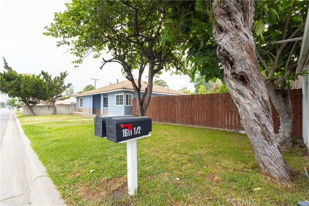 1611 1/2 S 4th Avenue - Photo 4