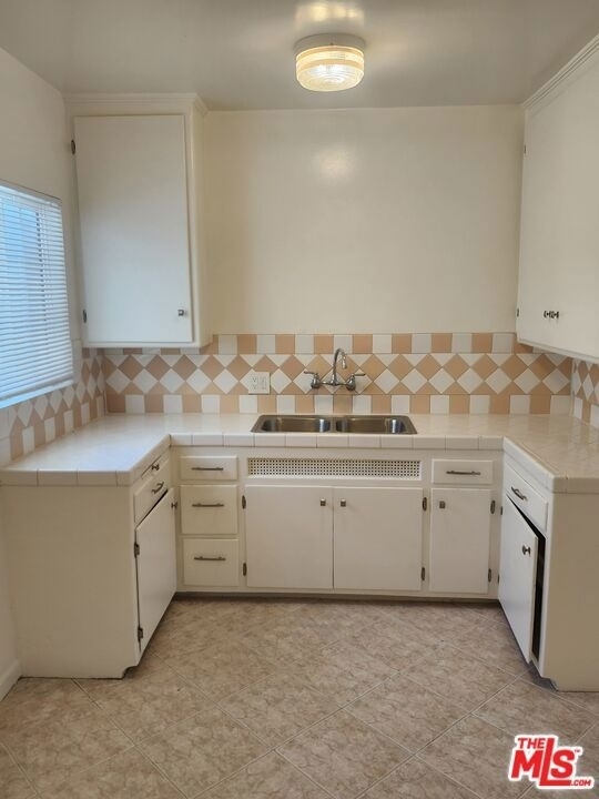 8261 Crenshaw Drive - Photo 2
