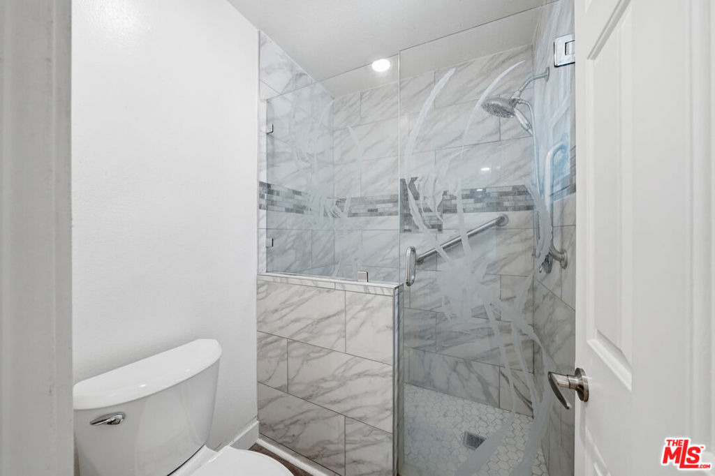 3442 Del Amo Boulevard - Photo 9