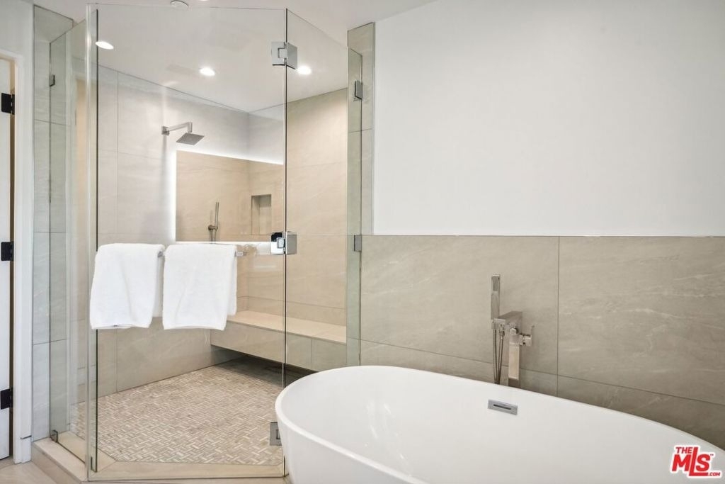 731 N Curson Avenue - Photo 35