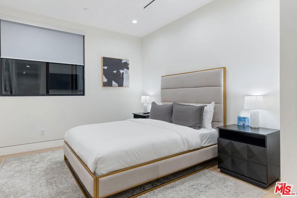 731 N Curson Avenue - Photo 50
