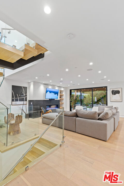 731 N Curson Avenue - Photo 12
