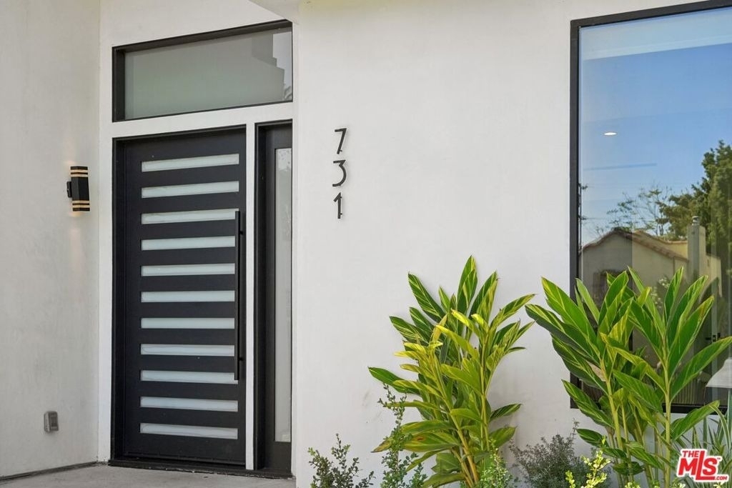 731 N Curson Avenue - Photo 9