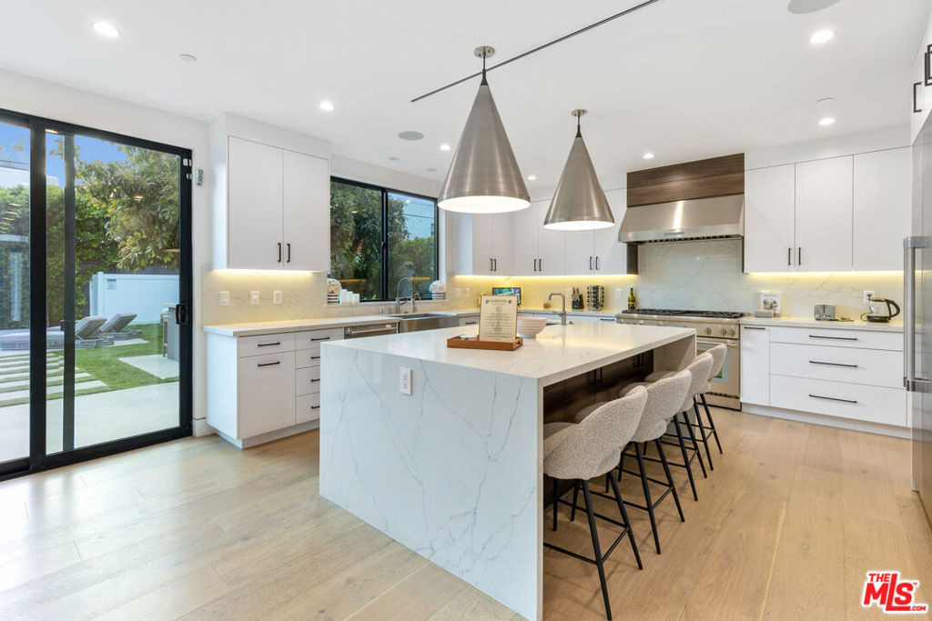 731 N Curson Avenue - Photo 20