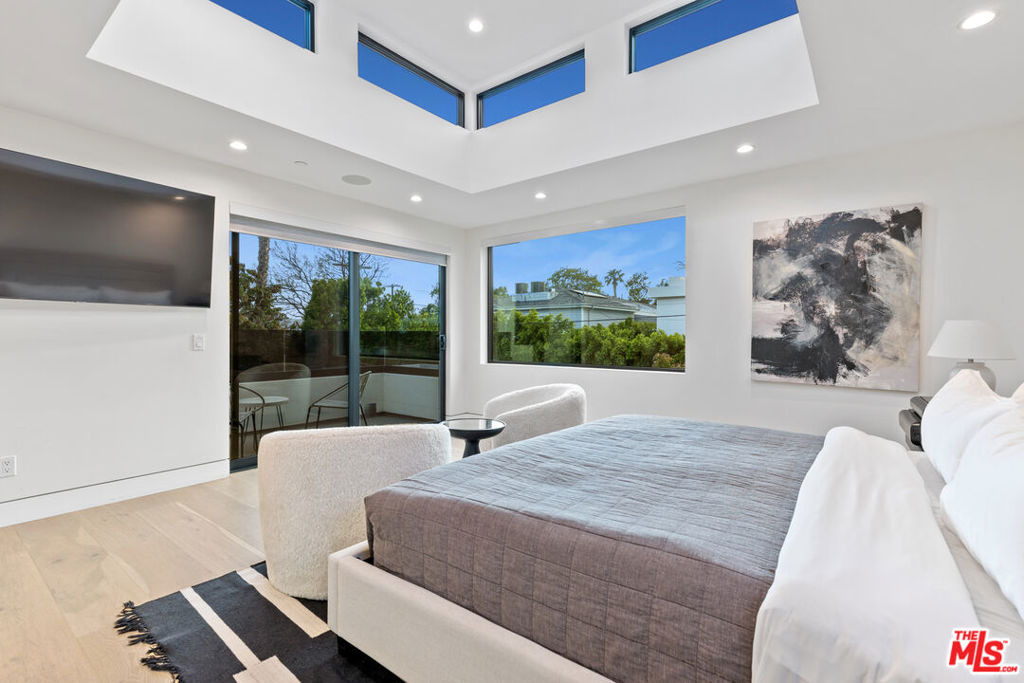 731 N Curson Avenue - Photo 30