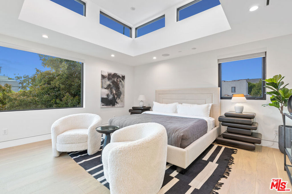 731 N Curson Avenue - Photo 31