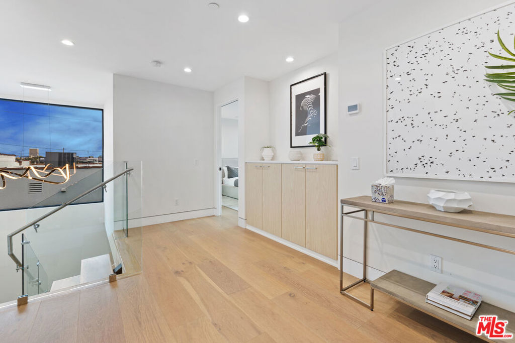 731 N Curson Avenue - Photo 51