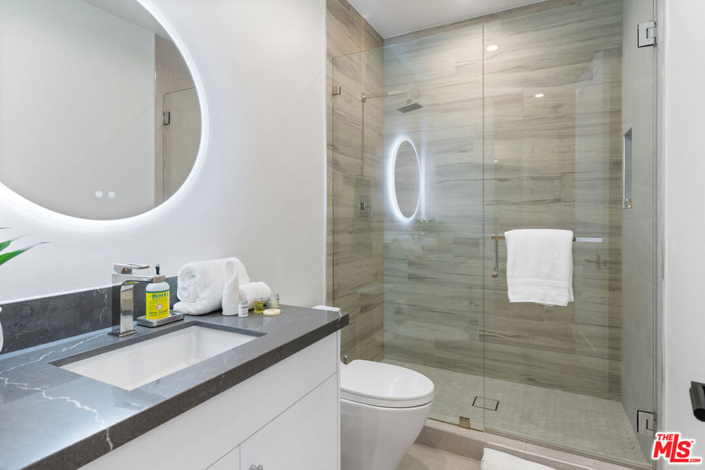 731 N Curson Avenue - Photo 42