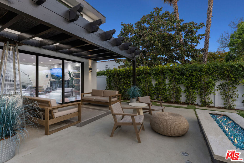 731 N Curson Avenue - Photo 69