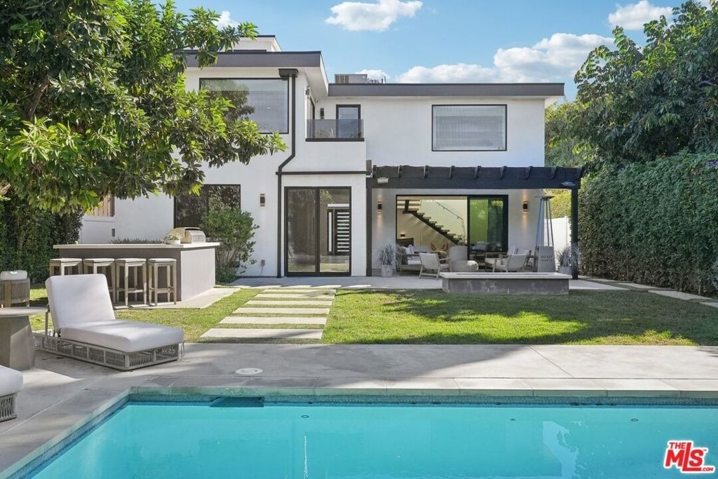 731 N Curson Avenue - Photo 0