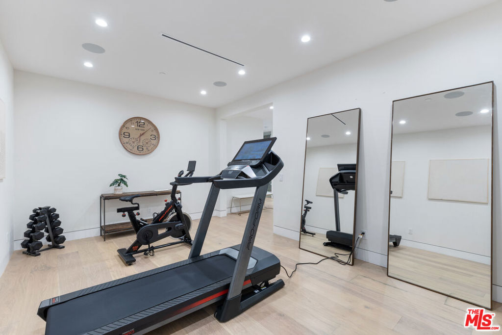 731 N Curson Avenue - Photo 56