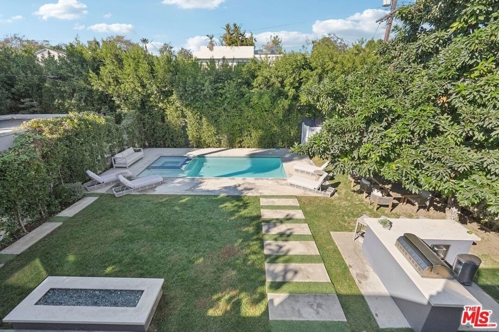731 N Curson Avenue - Photo 2