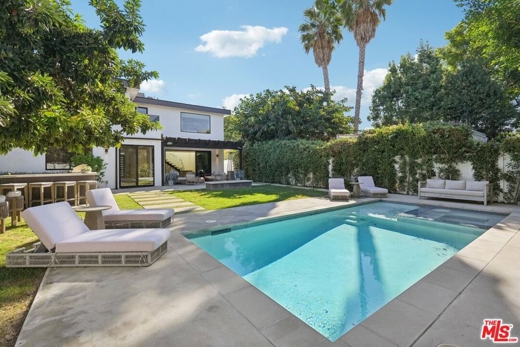 731 N Curson Avenue - Photo 1