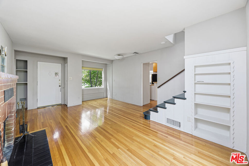 820 Crestmoore Place - Photo 5