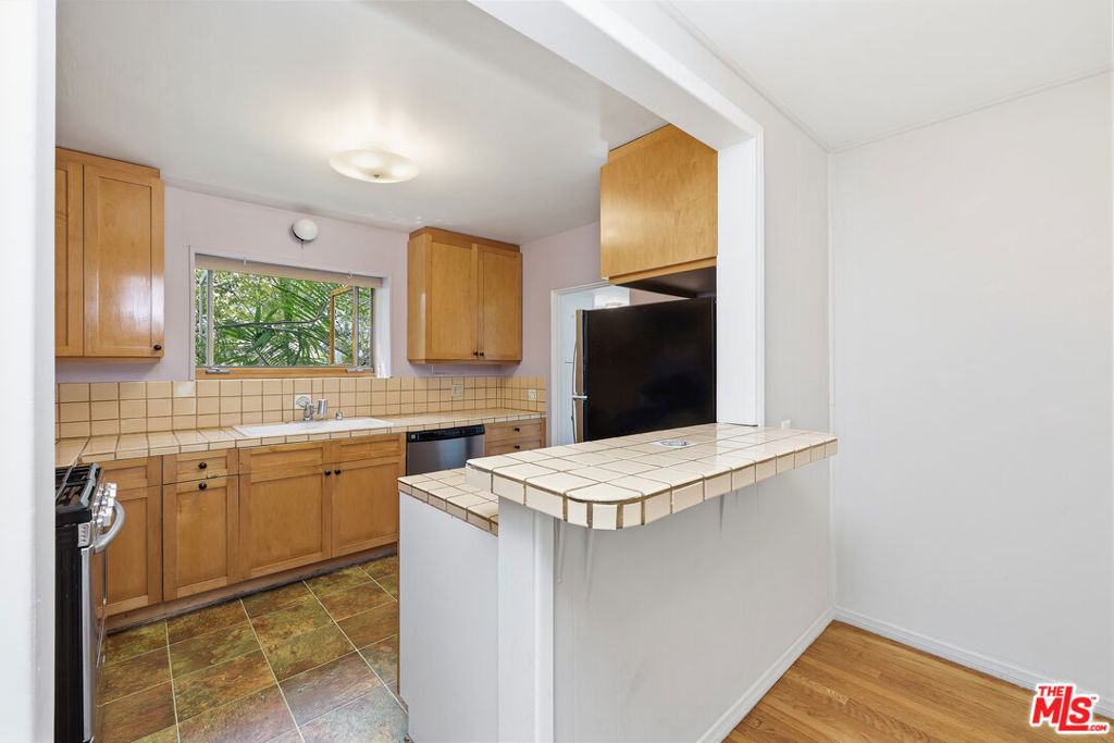 820 Crestmoore Place - Photo 7