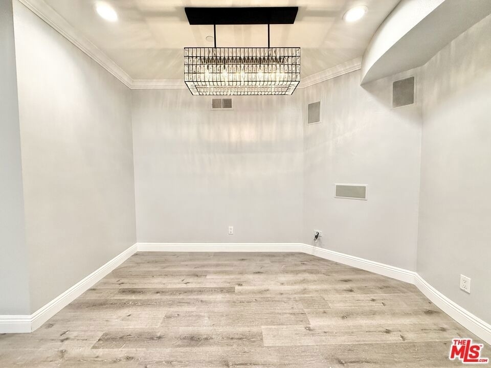 1135 Rexford Dr - Photo 14