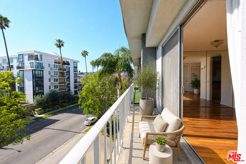 100 S Doheny Drive - Photo 24