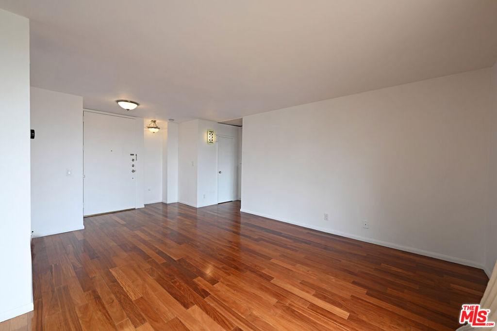 100 S Doheny Drive - Photo 14