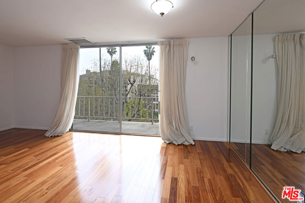 100 S Doheny Drive - Photo 13