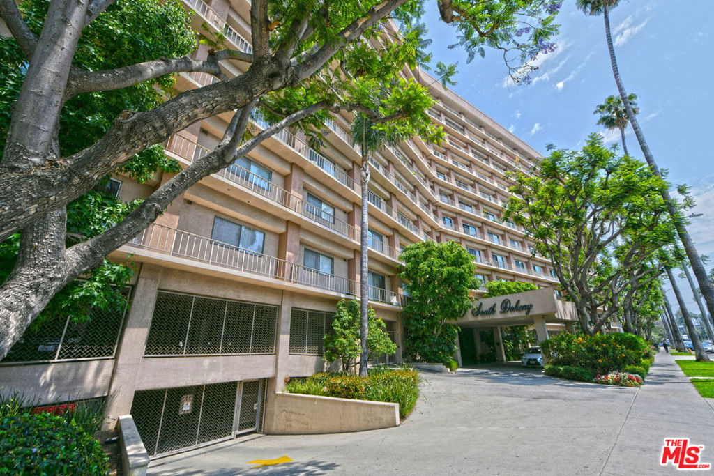 100 S Doheny Drive - Photo 8