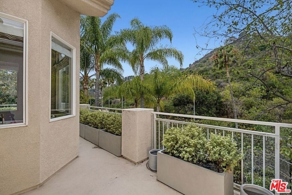 718 Palisades Drive - Photo 9