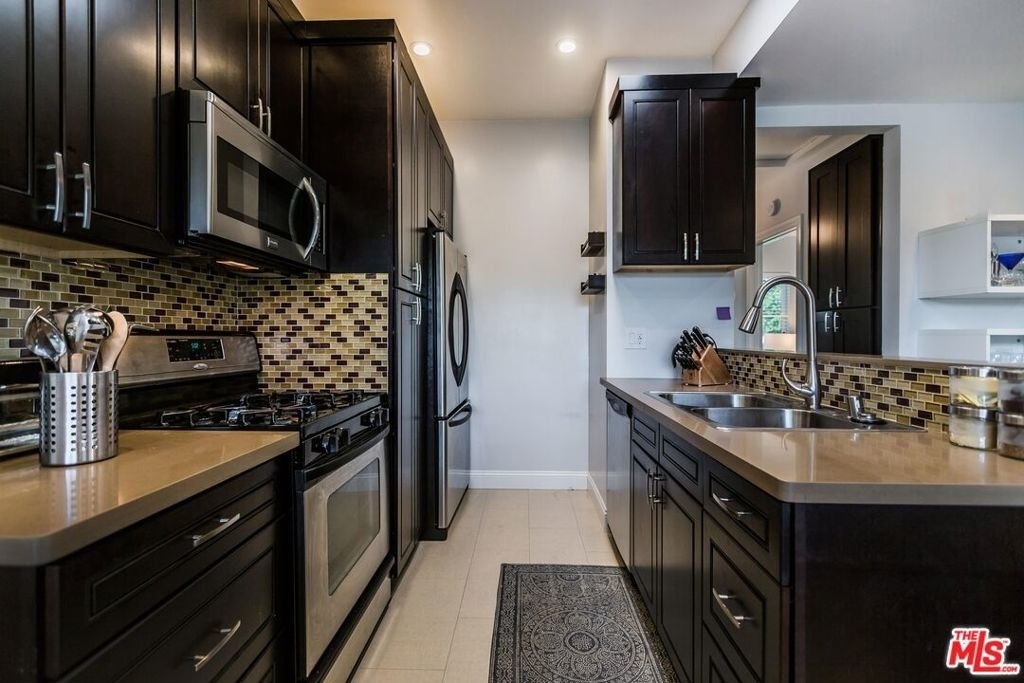 4409 Irvine Avenue - Photo 9