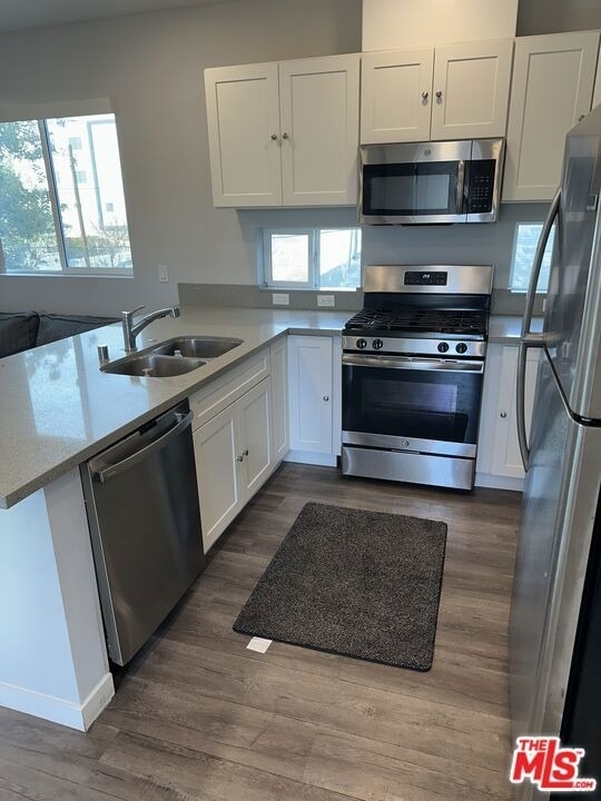 1154 1/2 S Ardmore Ave - Photo 1