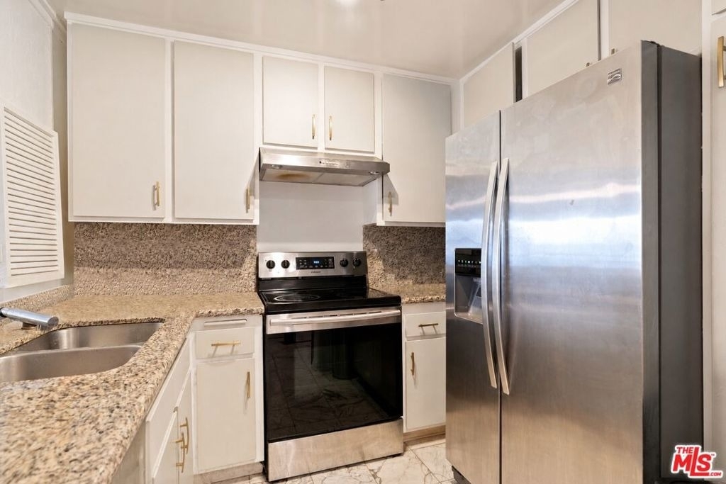 10751 Wilshire Boulevard - Photo 2
