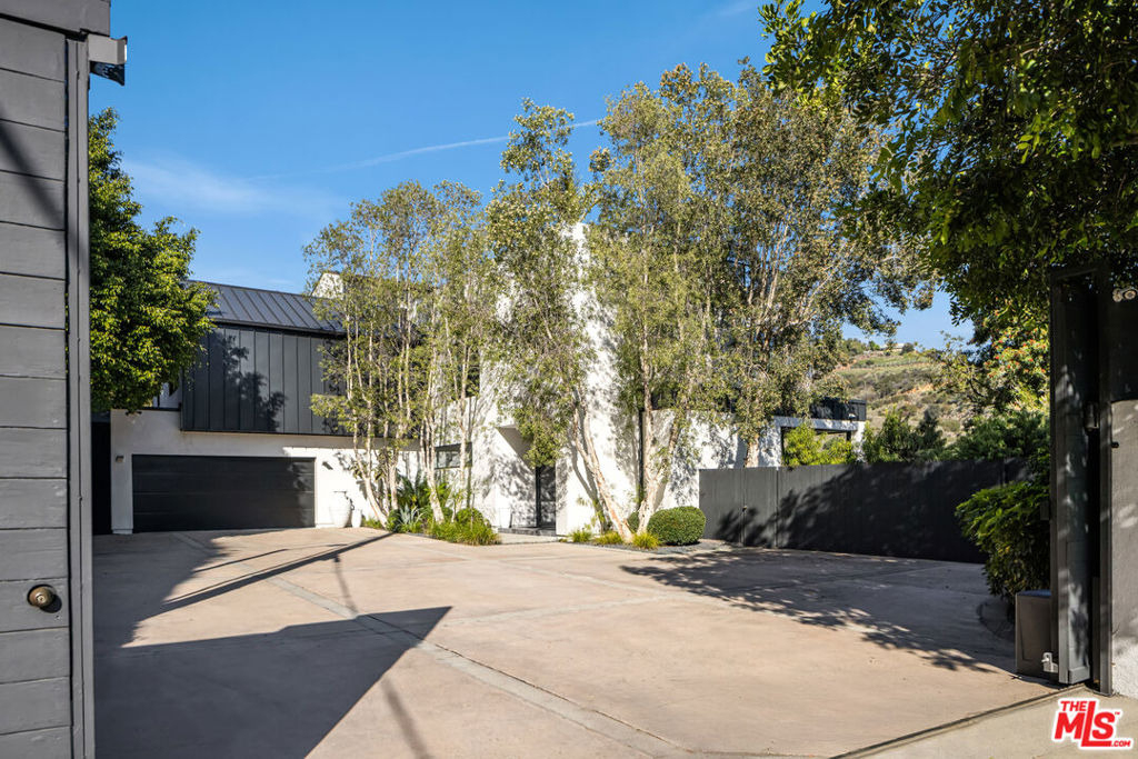 8080 Laurel View Drive - Photo 1