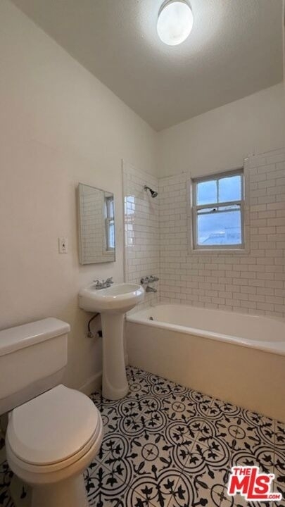 2795 W 8th Street - Photo 8