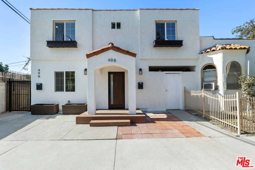 498 E 52nd Street - Photo 0
