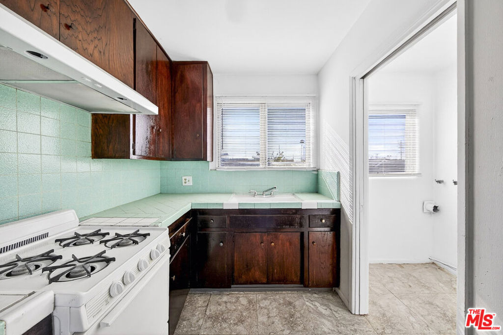 304 E 95th Street - Photo 9