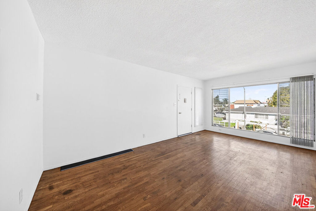 304 E 95th Street - Photo 2
