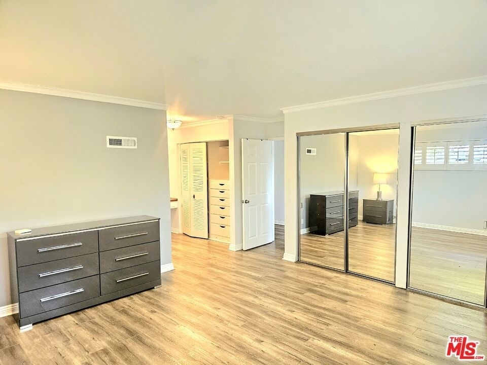 5904 Laramie Avenue - Photo 8