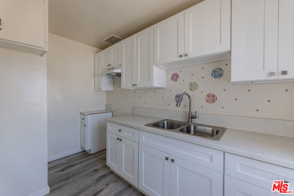 4119 Marlton Avenue - Photo 5
