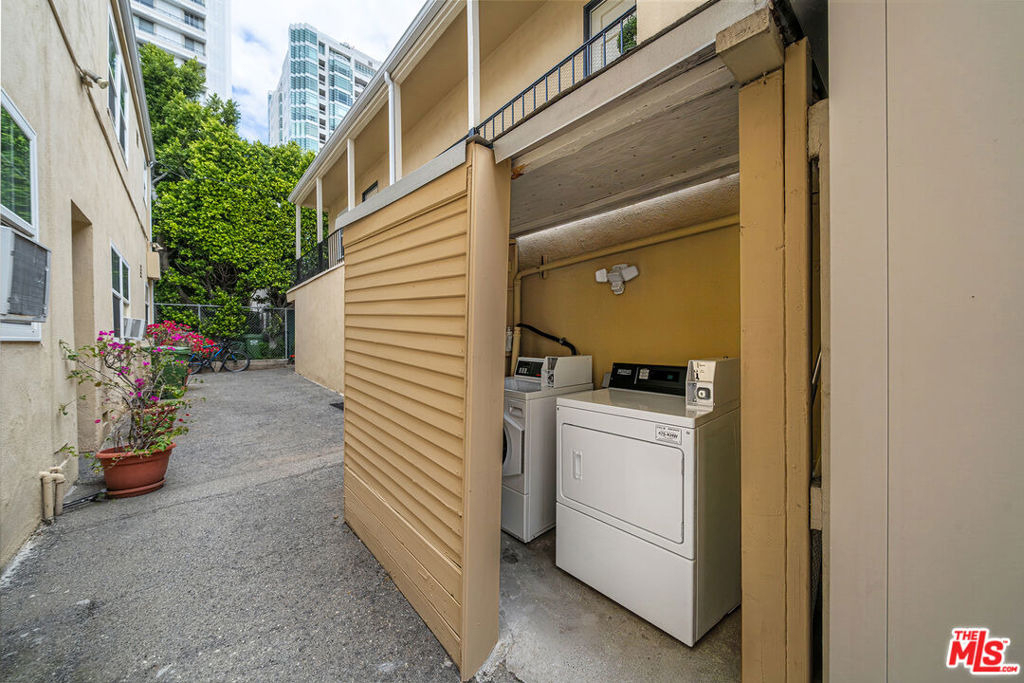 1238 S Beverly Glen Boulevard - Photo 15