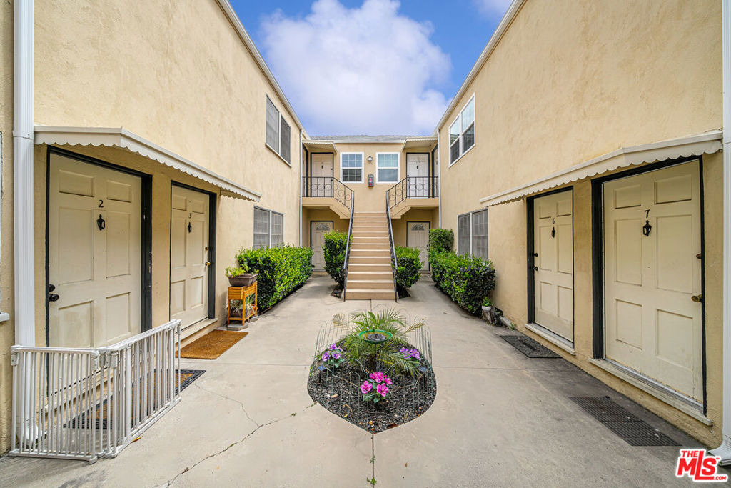 1238 S Beverly Glen Boulevard - Photo 1
