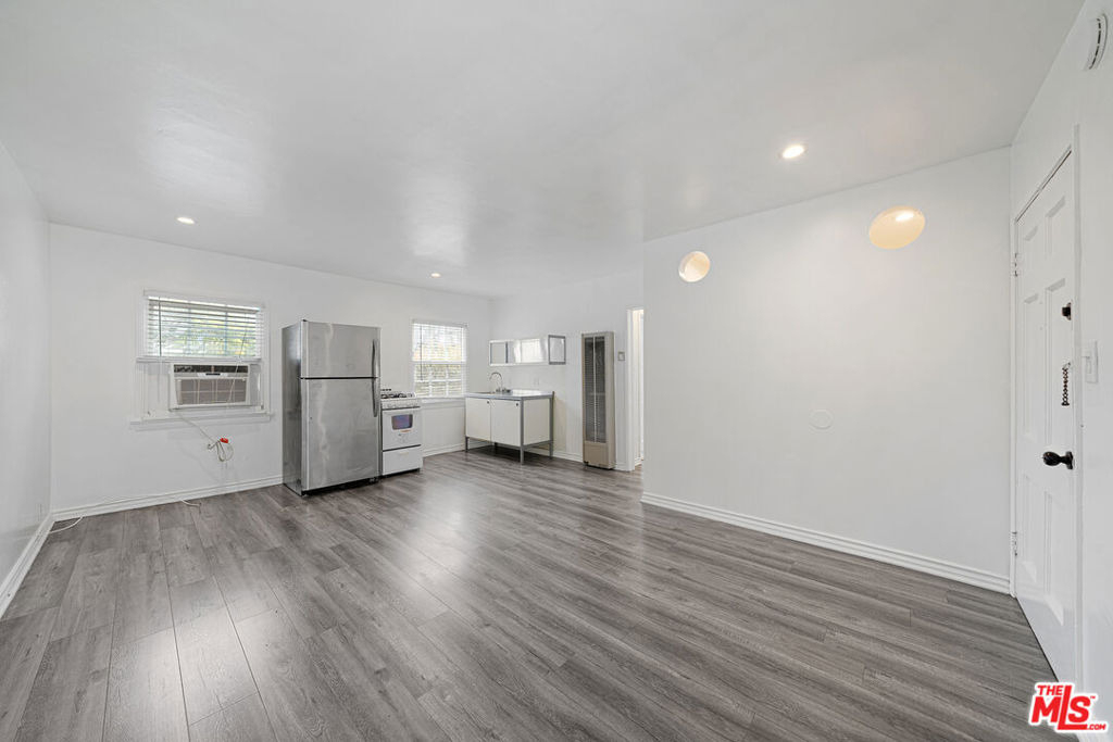1238 S Beverly Glen Boulevard - Photo 4