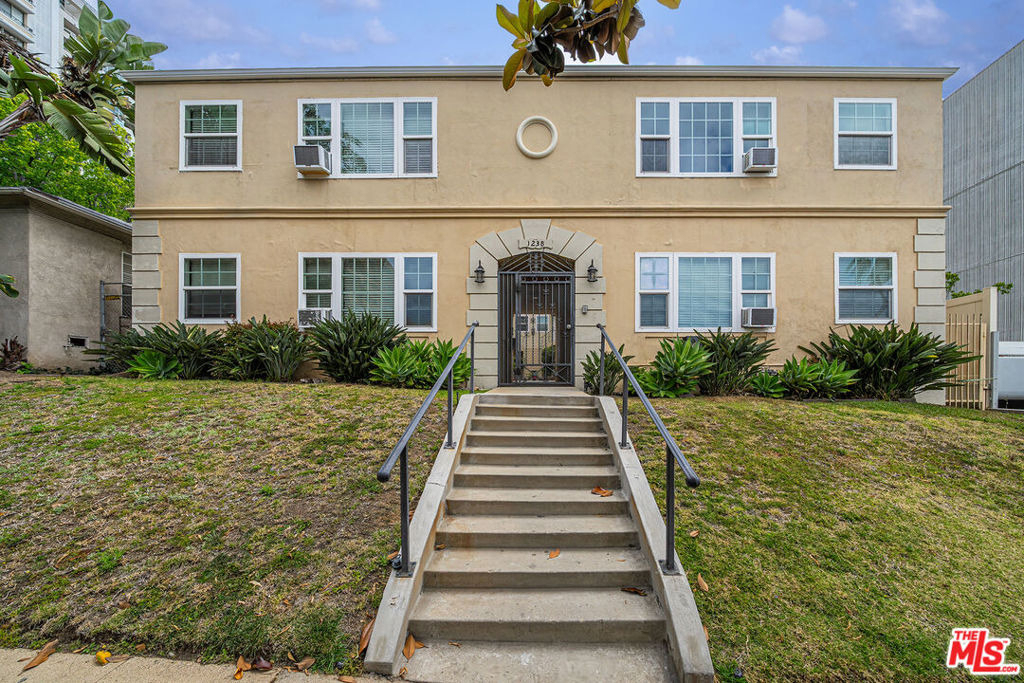 1238 S Beverly Glen Boulevard - Photo 0