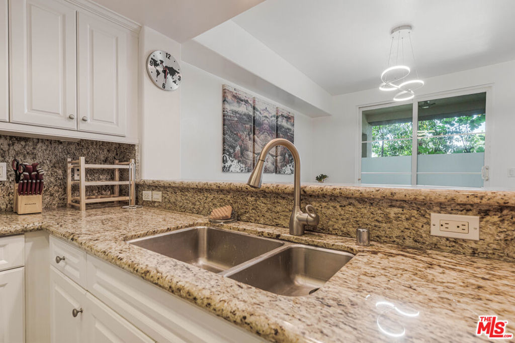 13031 Villosa Place - Photo 8