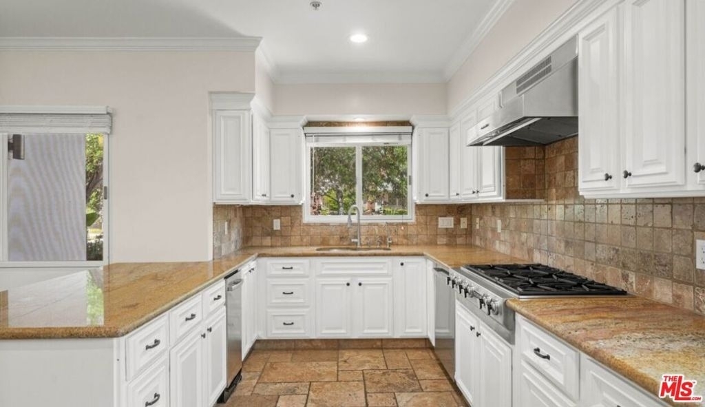10616 Kinnard Avenue - Photo 8
