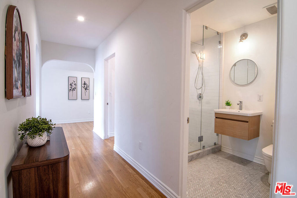 450 N Orange Drive - Photo 31