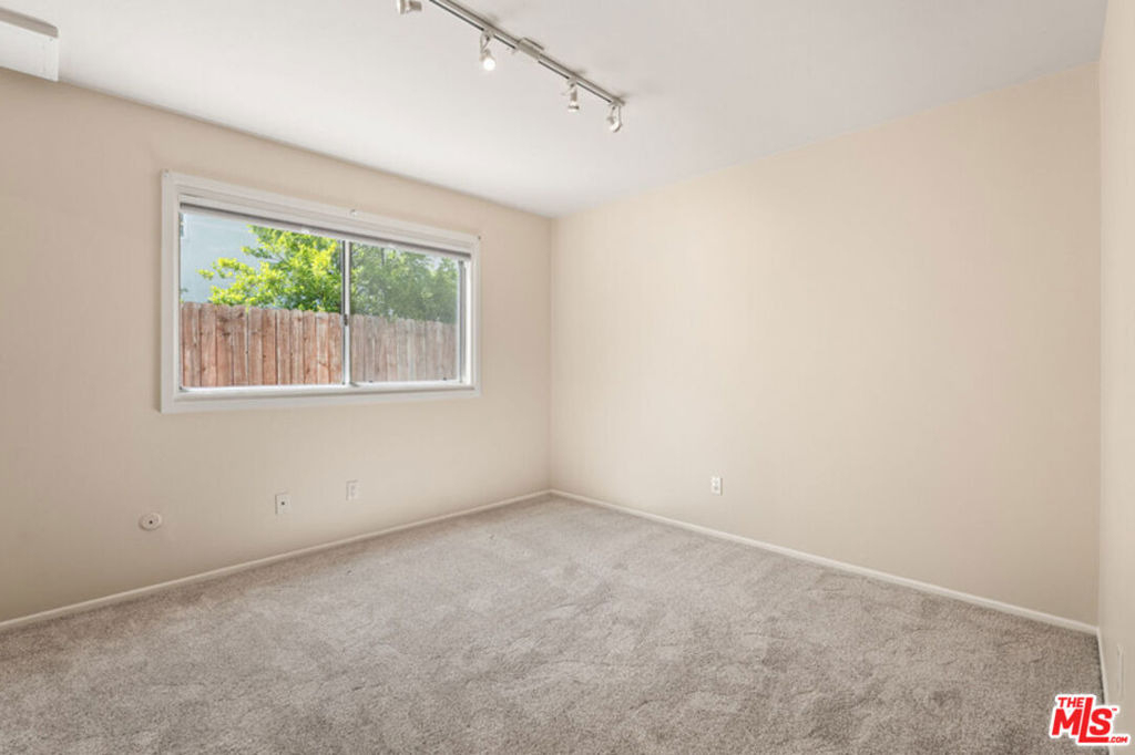 22840 Sparrowdell Drive - Photo 14
