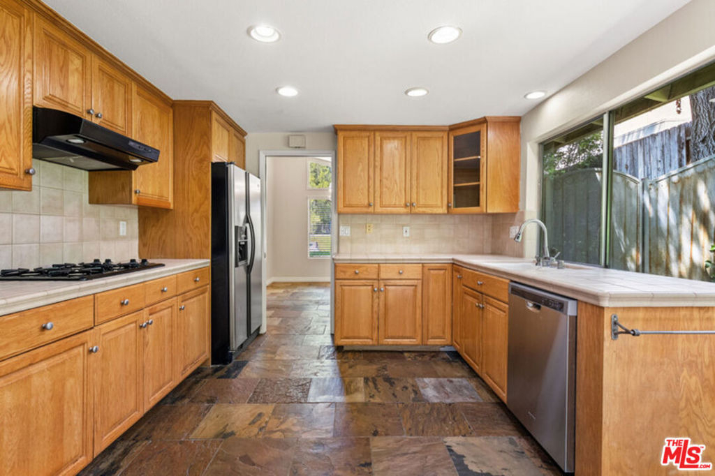 22840 Sparrowdell Drive - Photo 7