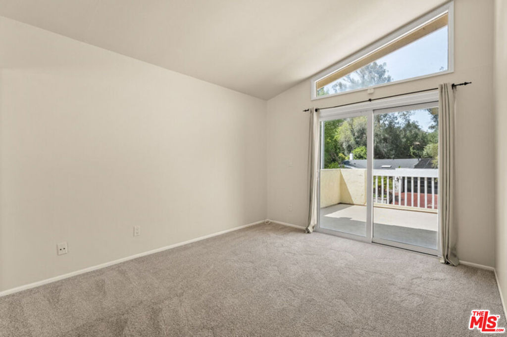 22840 Sparrowdell Drive - Photo 11