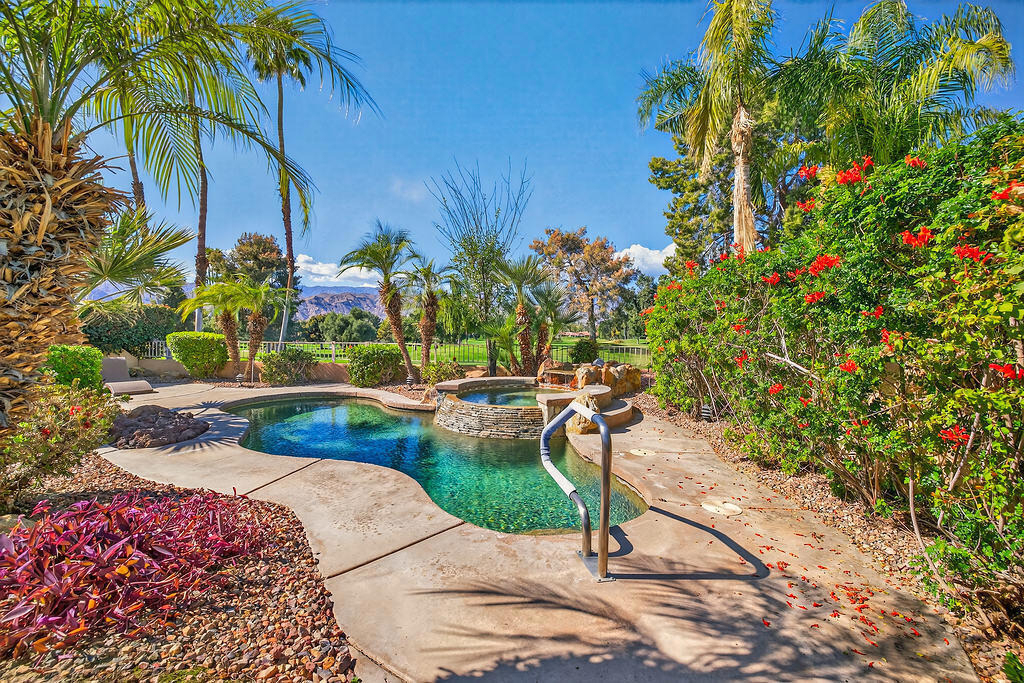 128 Kavenish Drive - Photo 4