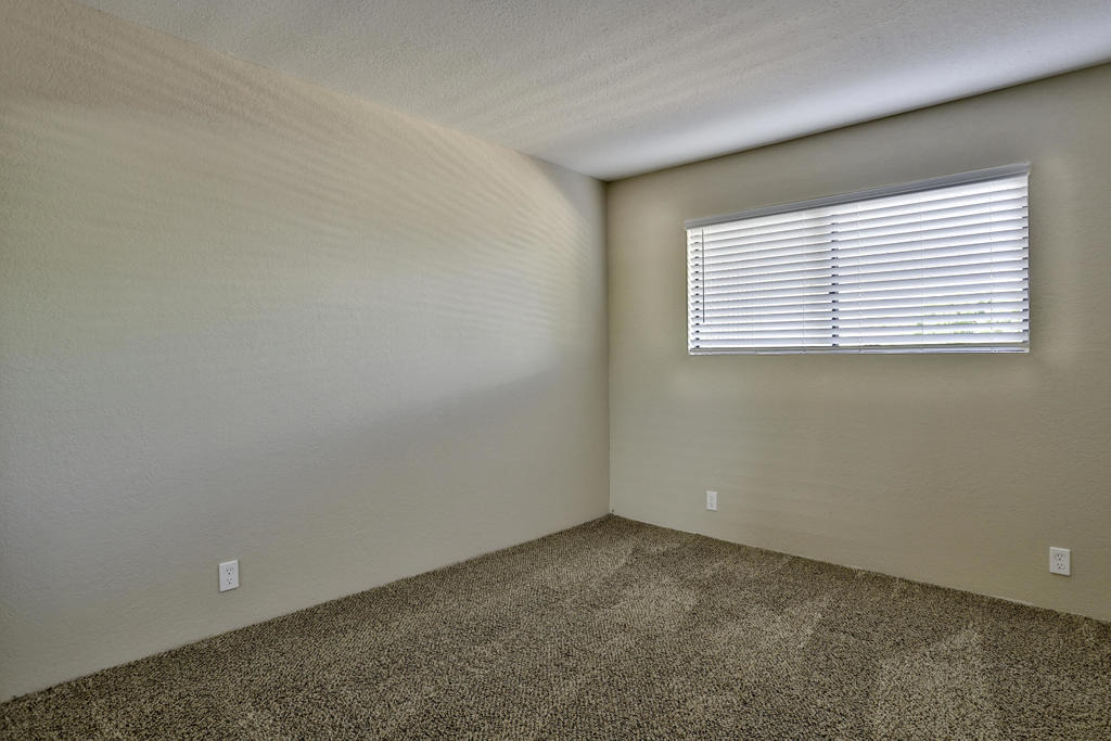 2820 N Arcadia Court - Photo 12