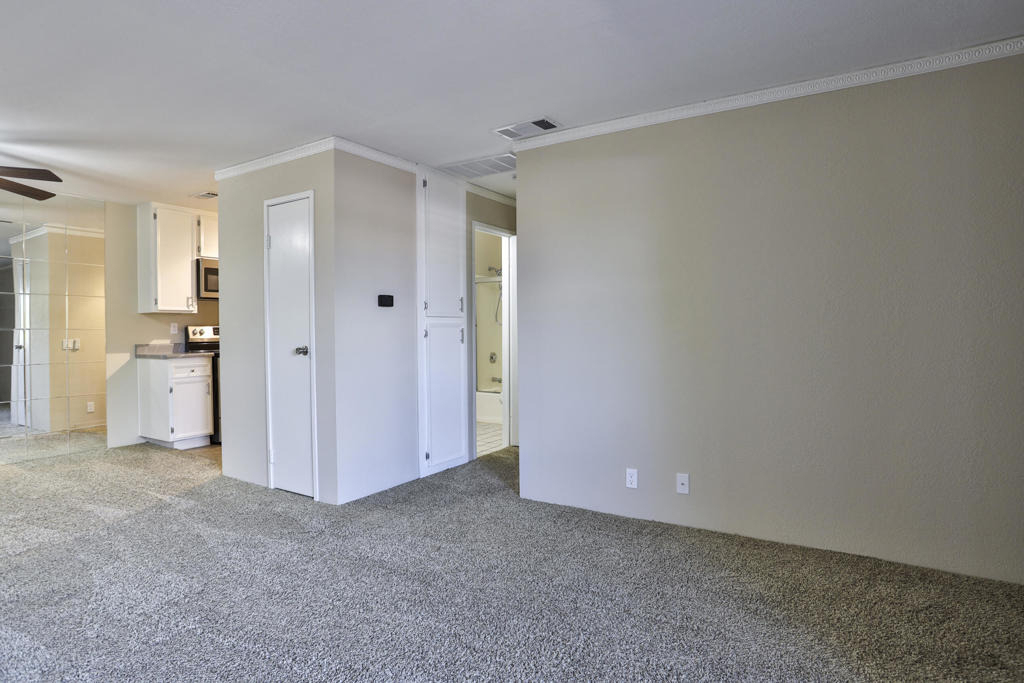 2820 N Arcadia Court - Photo 5