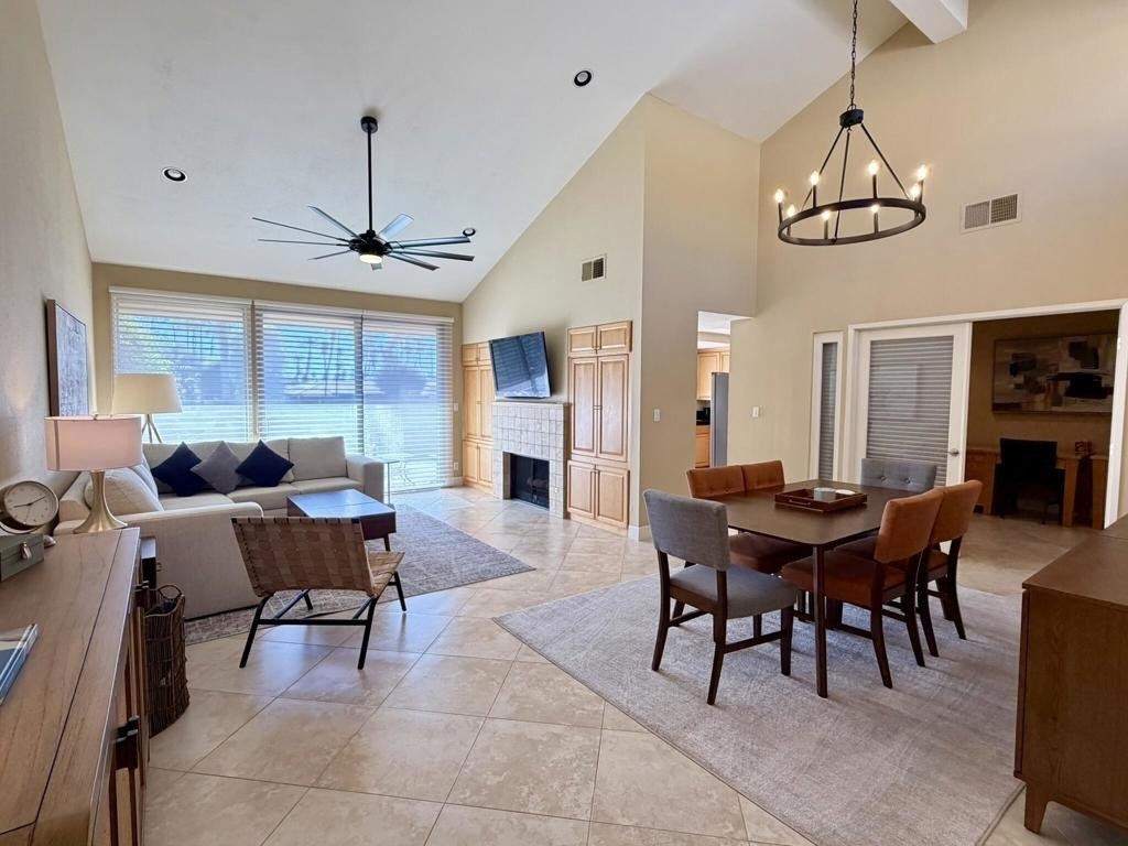 240 Santa Barbara Circle - Photo 3