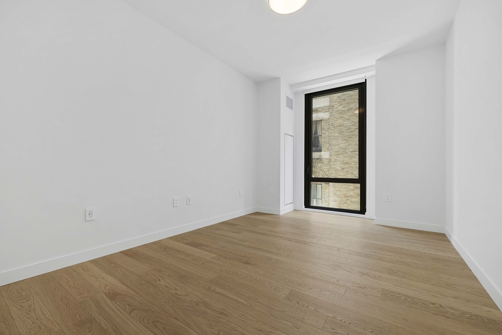 18 W 55th St - Photo 7